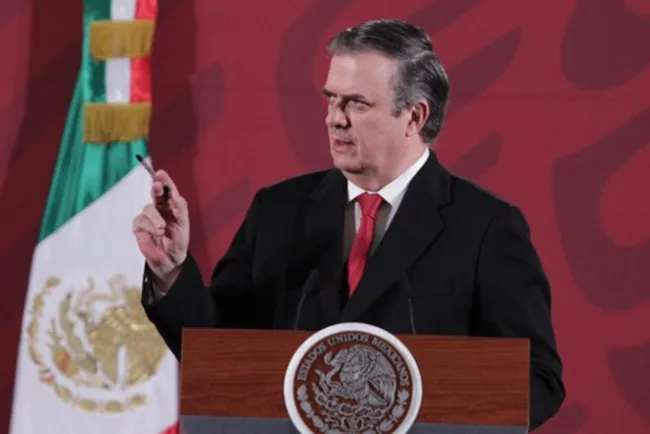 Frontera México-EU se mantendrá abierta, pero con restricciones