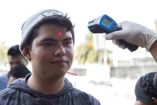 'Jóvenes, no son invencibles', dice la OMS ante el coronavirus