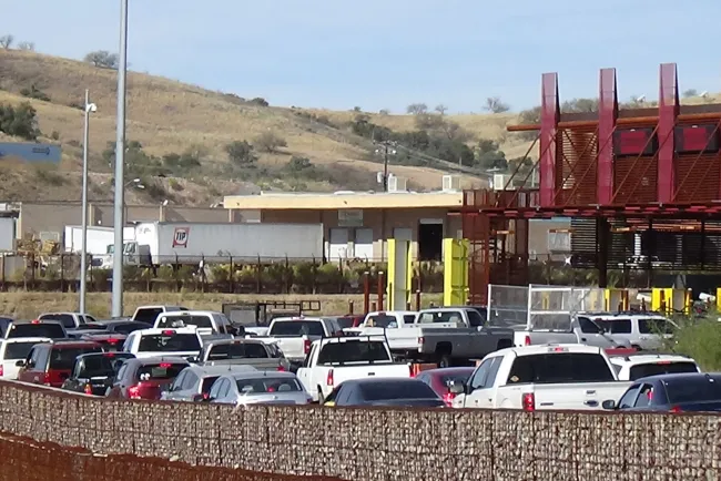 Mantienen limitación de viajes a EU