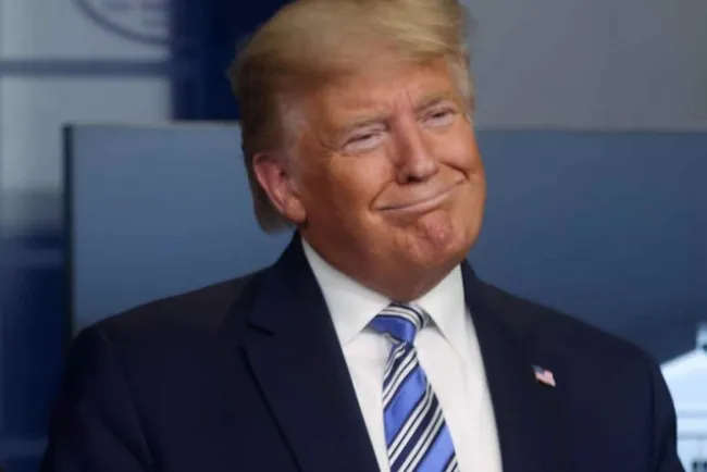 Trump da prioridad a economía y planea relajar medidas