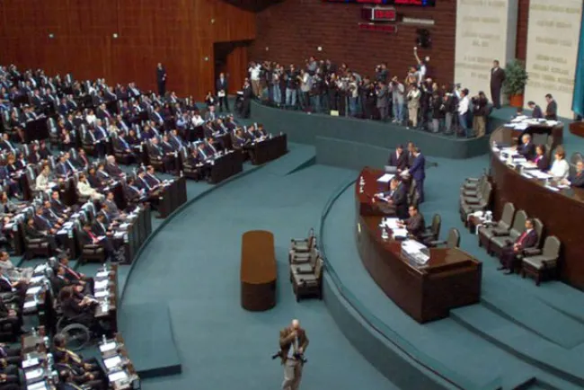 Solicitan reducir tarifas eléctricas