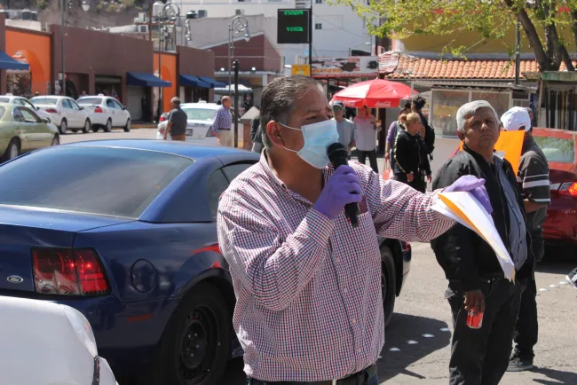 Bloquean "Puerta de México"