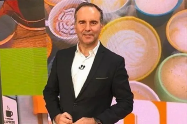 Conductor de Expreso de la mañana, Esteban Arce da positivo a coronavirus