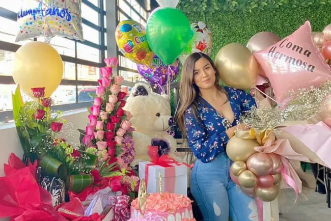 Festejan en familia a Berenice Ruelas