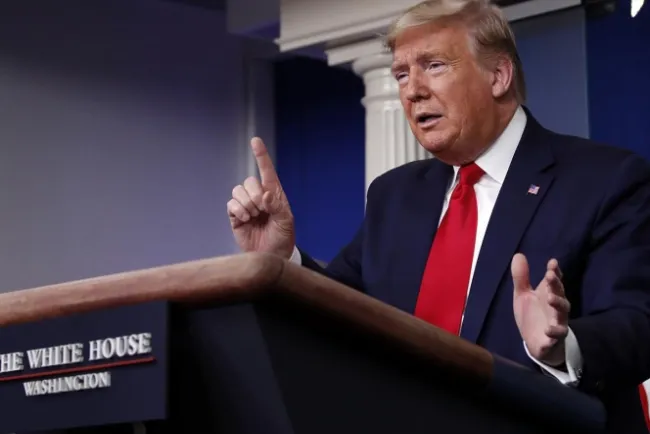 Trump promulga megaplan económico para EU ante el coronavirus