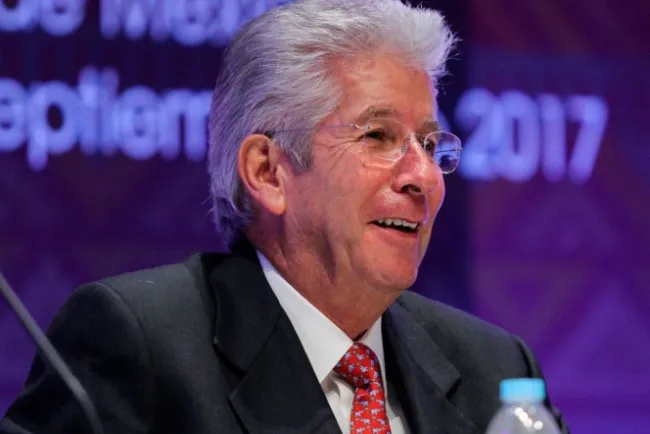 Gerardo Ruiz Esparza sufre infarto cerebral