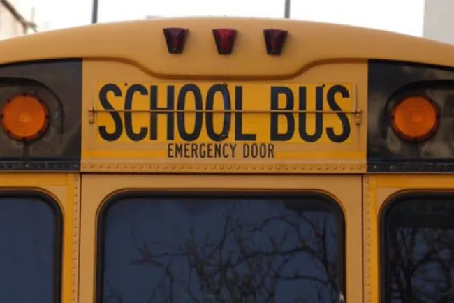 Suspenden año escolar en Arizona