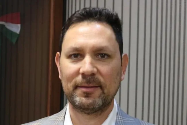 Llama Kiko Munro a mostrar solidaridad