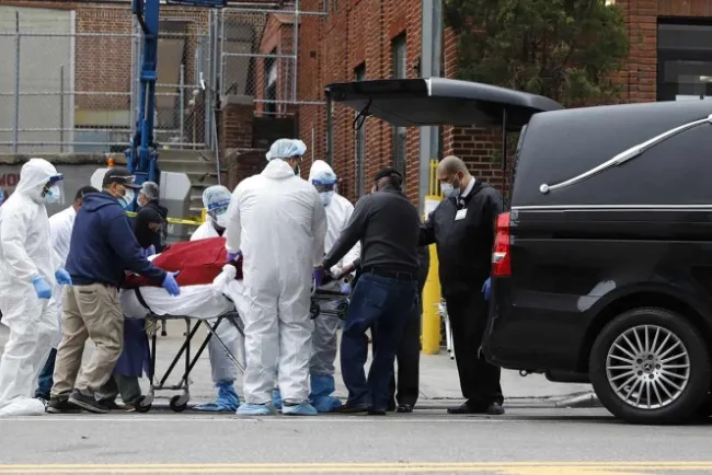 EU rebasa a China en número de muertes por Covid-19