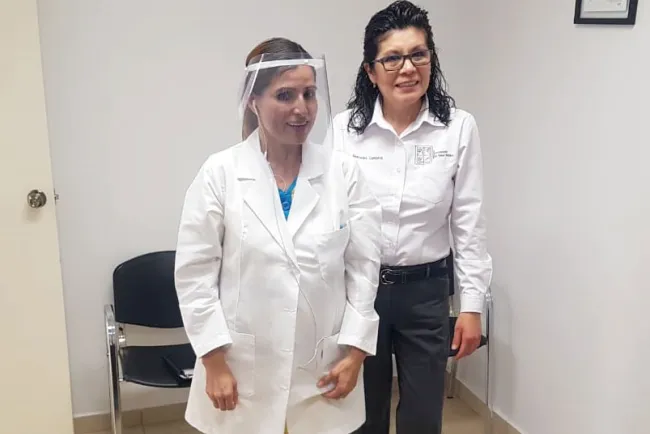 Entrega la UTN 35 mascarillas