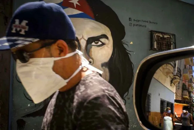 Cuba anuncia envío de especialistas médicos a México