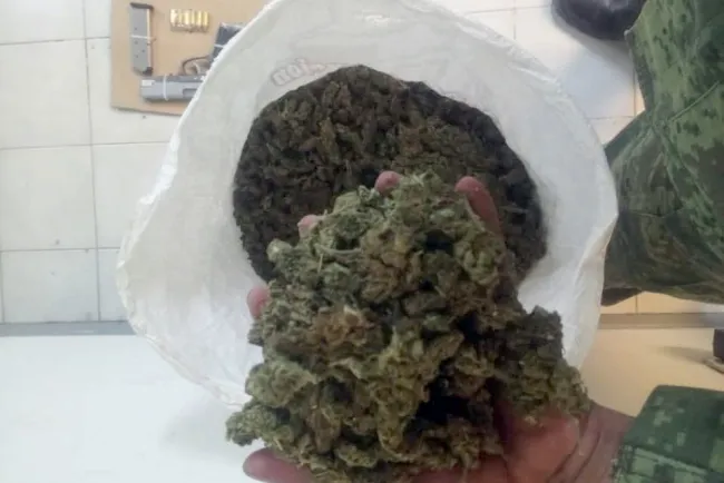 Decomisa Guardia Nacional armas y cartuchos en SLRC