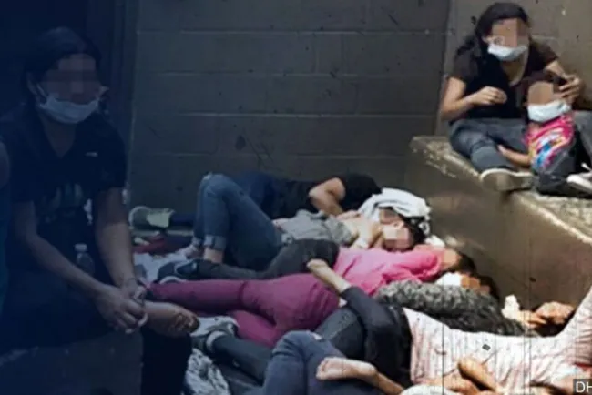 Analiza ICE liberar a migrantes con riesgo