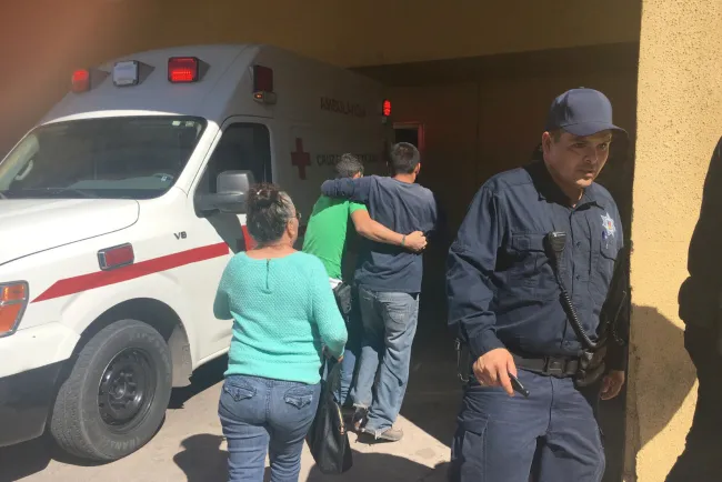 Recibe impacto de bala al caminar