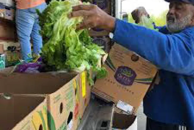 Apoyan a la comunidad con alimento