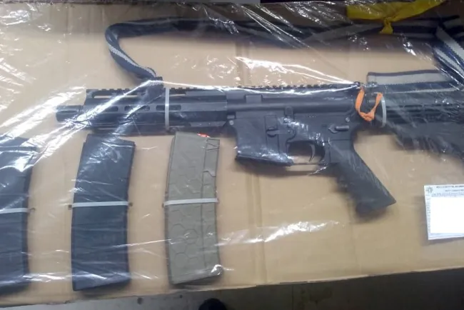 Localizan arma de fuego Abandonada en el monte