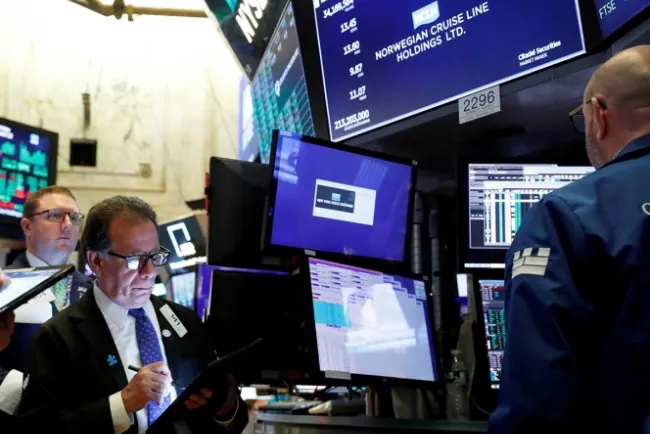 Caída del petróleo arrastra a mercados financieros