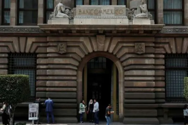 Banxico reduce tasa de interés en 50 puntos base y la deja en 6%