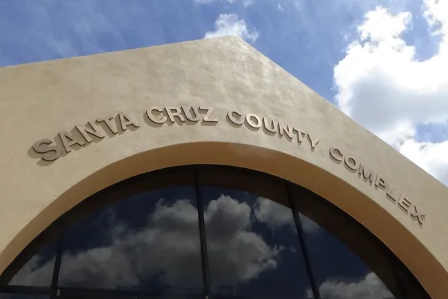 Confirman 27 casos en Condado de Santa Cruz