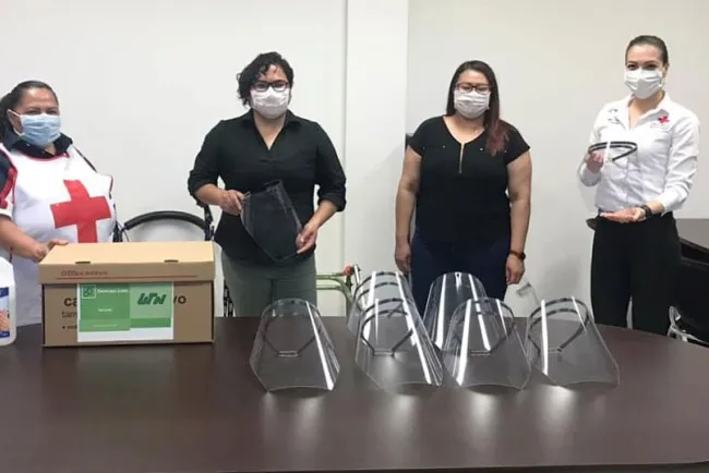 Dona UTN mascarillas a Cruz Roja
