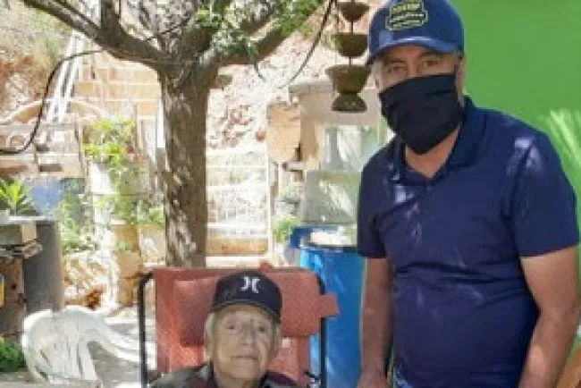 Entregan ingenieros despensa