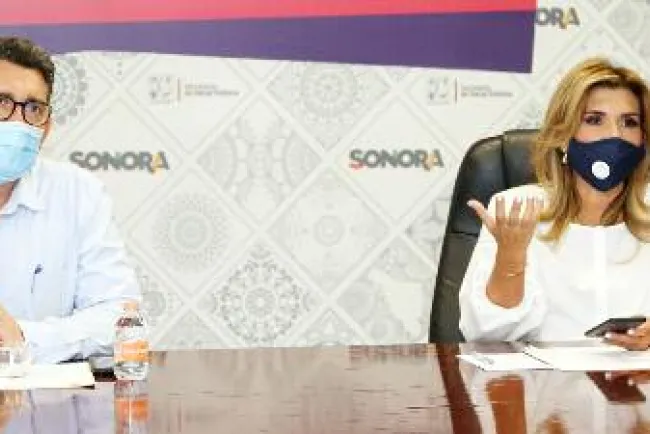 Reconoce a personal médico