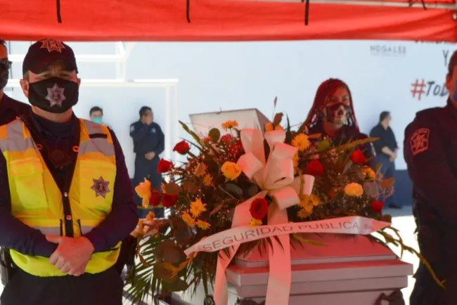 Dan último adiós a agente