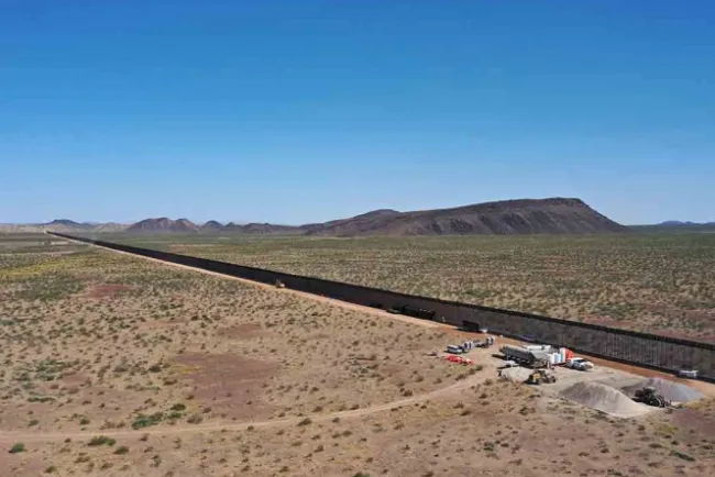 Ni el Covid-19 detiene el muro de Trump; provoca profunda cicatriz en el Desierto de Sonora
