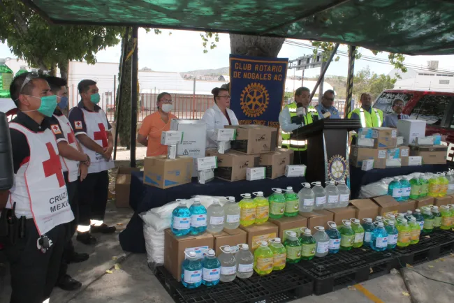 Donan equipo médico para protección