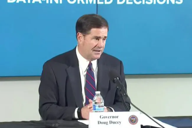 Revitaliza Doug Ducey economía de Arizona