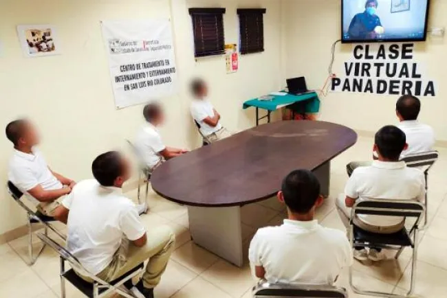 Capacita Icatson a jóvenes de Itama