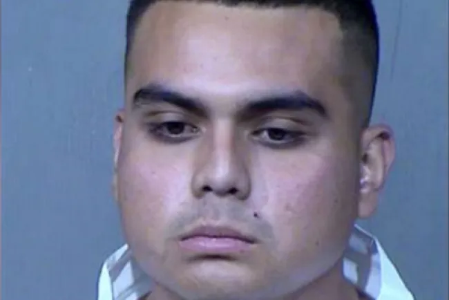 Dispara contra quienes lo molestaban; mata a uno