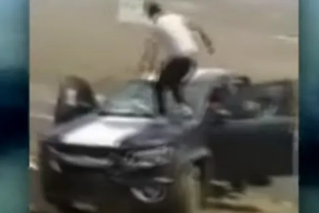 Destrozan patrullas en Hidalgo por operativo Hoy No Circula