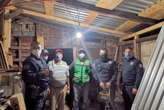 Apoya PESP a adulto mayor con “techo seguro ”