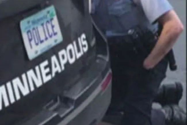 Piden cargos contra Oficial de Minneapolis