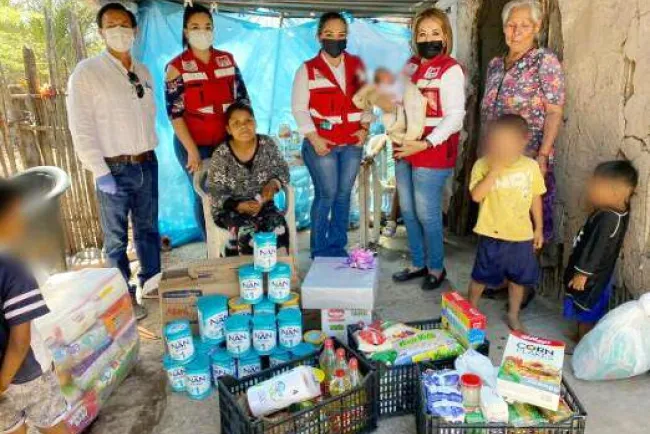 Se reúne operadora de C5i con madre que apoyó en parto