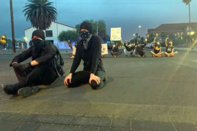 Violentas manifestaciones racistas en Phoenix, Arizona