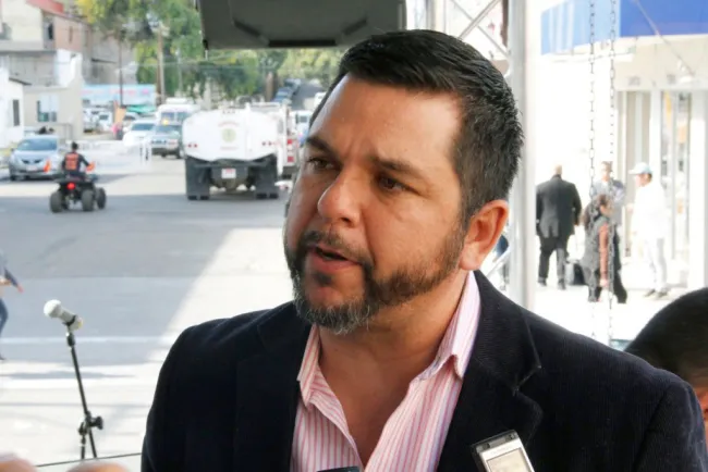 Siguen permisos suspendidos