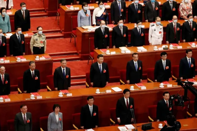 Acusa EU a China de usar muerte de Floyd como propaganda