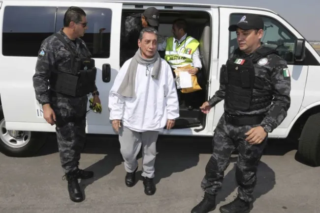 Alistan traslado de Mario Villanueva entre estrictas medidas de seguridad