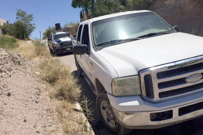 Recupera PESP auto robado y narcótico