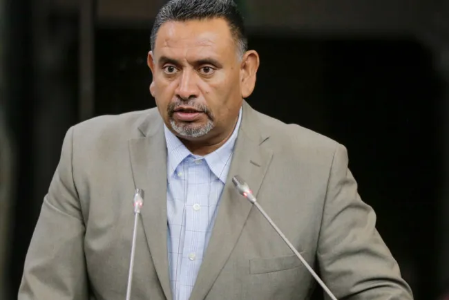 Busca Diputado Carlos Navarrete exención de costo en actas de defunción por Covid-19