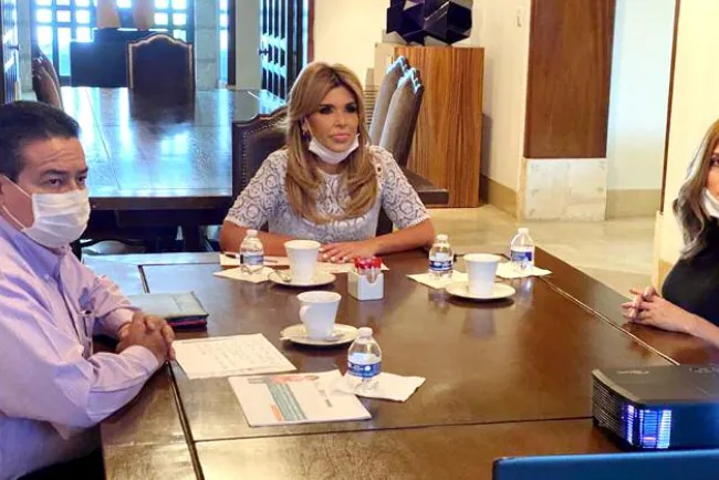 Pactan beneficios para estudiantes