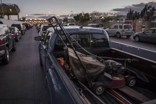 México y EU extienden 30 días más restricción de tránsito en frontera