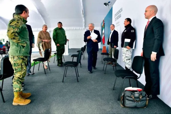 ‘Por sana distancia no hablé con manifestantes’: López Obrador