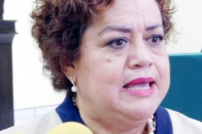 Atienden a mujeres en periodo vacacional