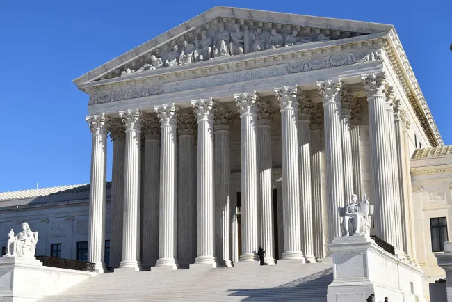 Da Corte “palo” a Trump con programa DACA