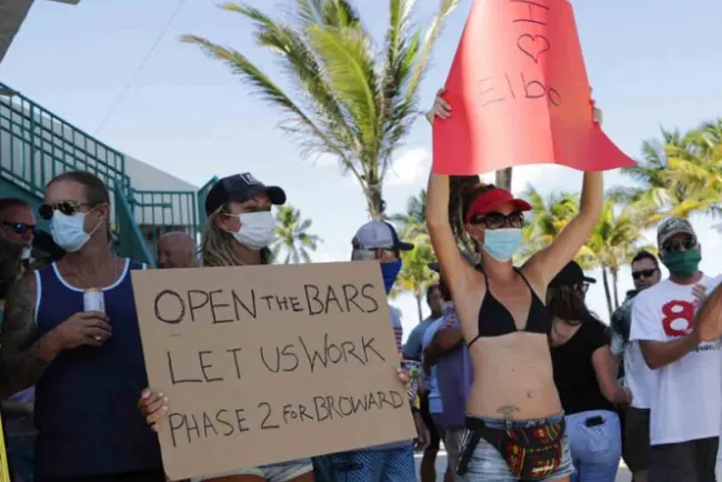 Florida registra récord de coronavirus; gobernador minimiza daño