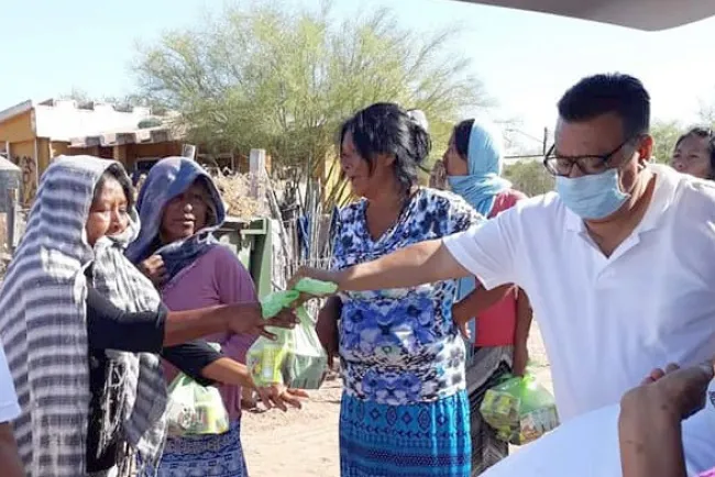 Entregan apoyos a grupos étnicos