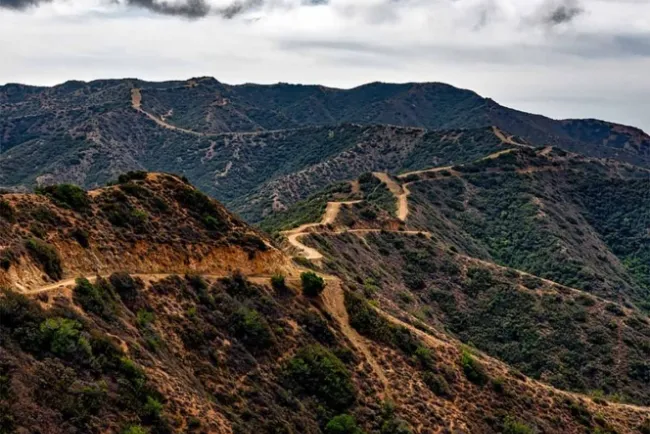 Sismo sacude región montañosa en California, sin daños